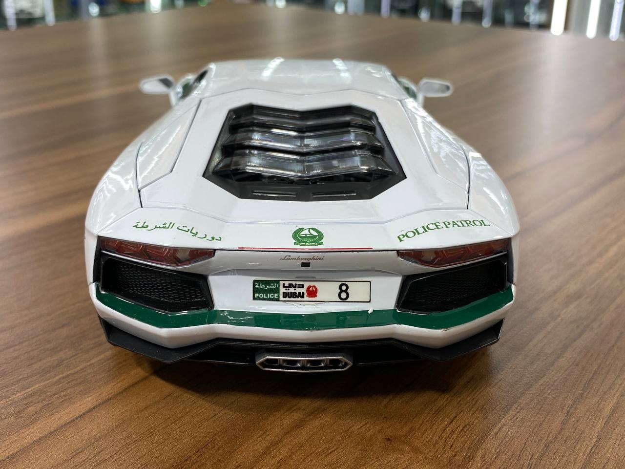 1:18 Diecast  – Welly Lamborghini Aventador Coupe Custom Dubai Police Edition – White