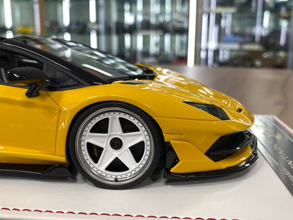 1:18 Resin Model - Davis & Giovanni Lamborghini Aventador SVJ Roadster - Giallo Orion