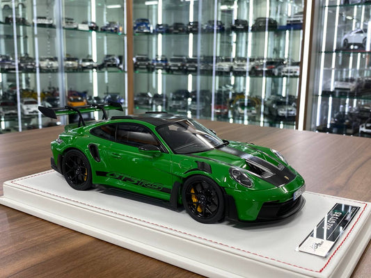 Ivy Model 1/18 Porsche 911 992 GT3 RS Weissach – Python Green with Black Wheels, Limited to 25 pcs.