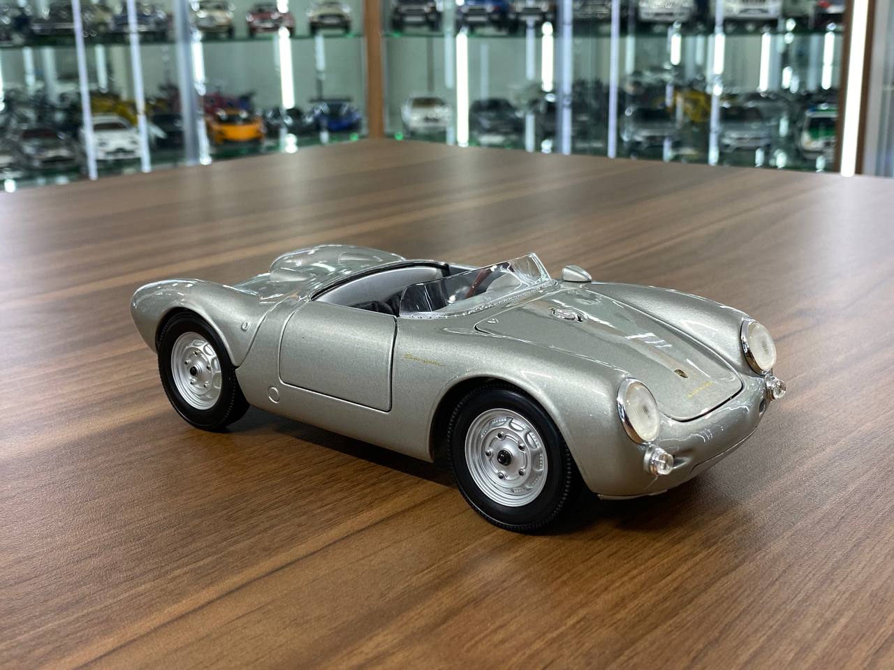 1/18 Diecast Maisto Porsche 550 A Speedster in silver