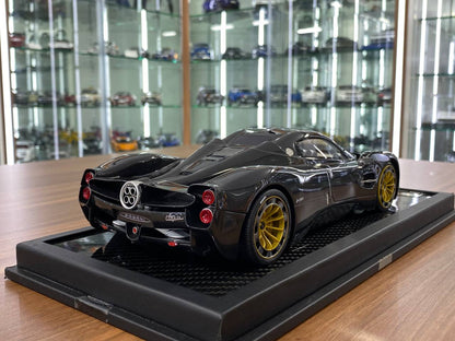 1/18 Resin Pagani Utopia in Carbon by VIP Models