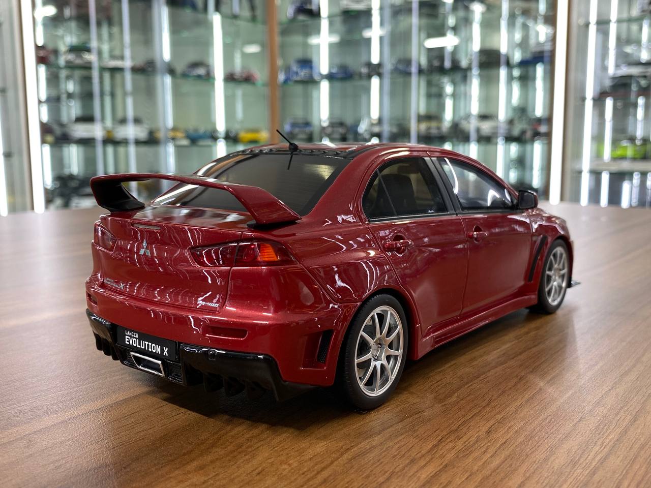 1:18 Resin Model  - Otto Mobile Mitsubishi Lancer Evo X FQ 400 (Red)