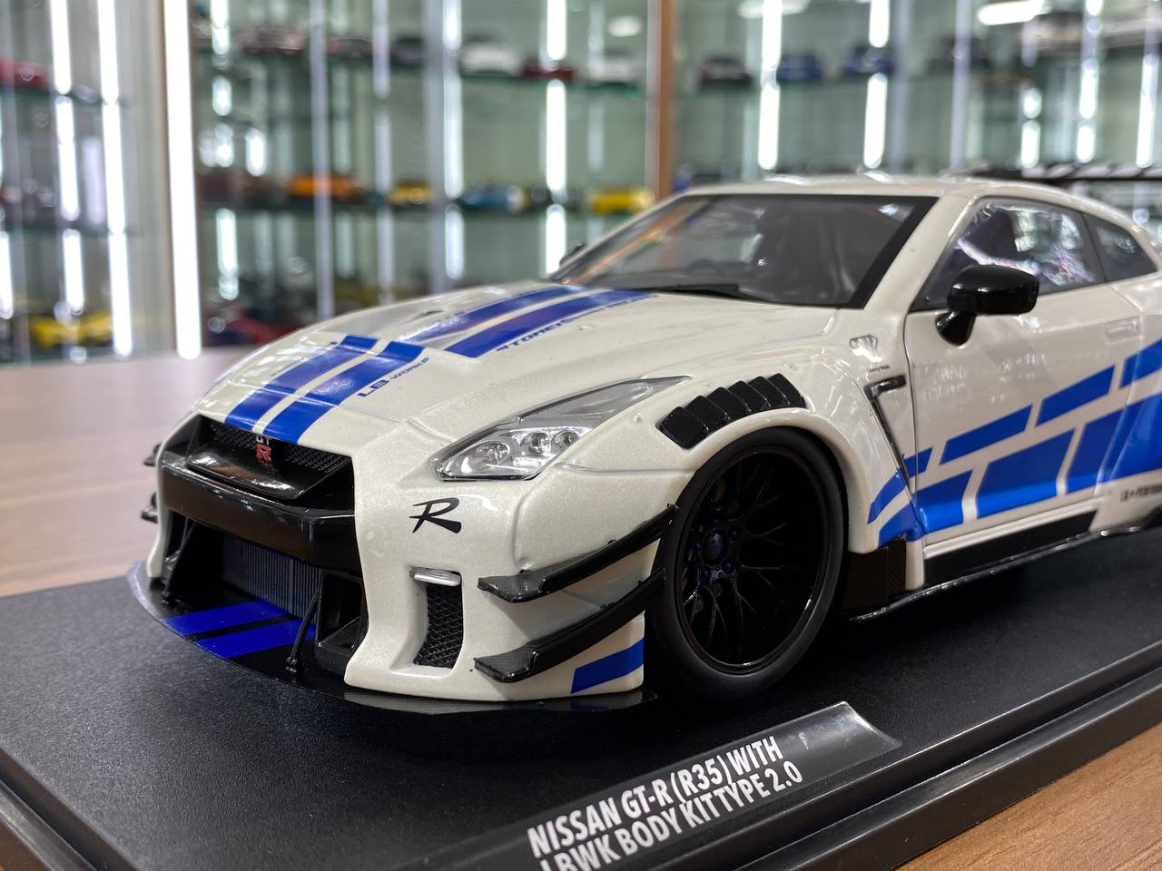 1/18 Diecast Solido Nissan GT-R R35 LBWK body kit Type 2 For paul tribute 2024 White / blue stripes