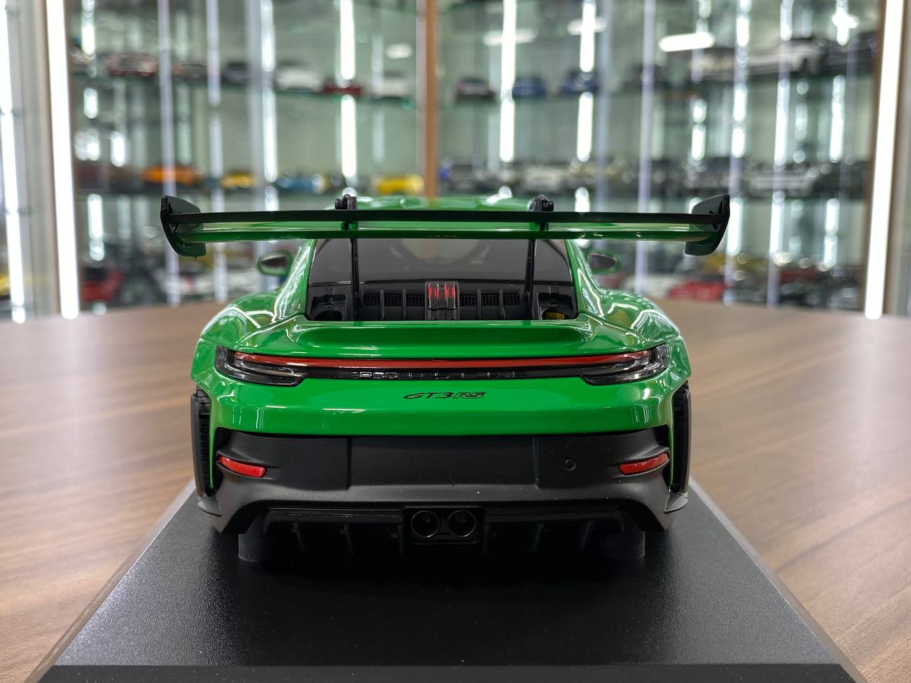 1:18 Diecast Model - Porsche 911 GT3 RS 2023 by Minichamps (Green with Black Wheels)