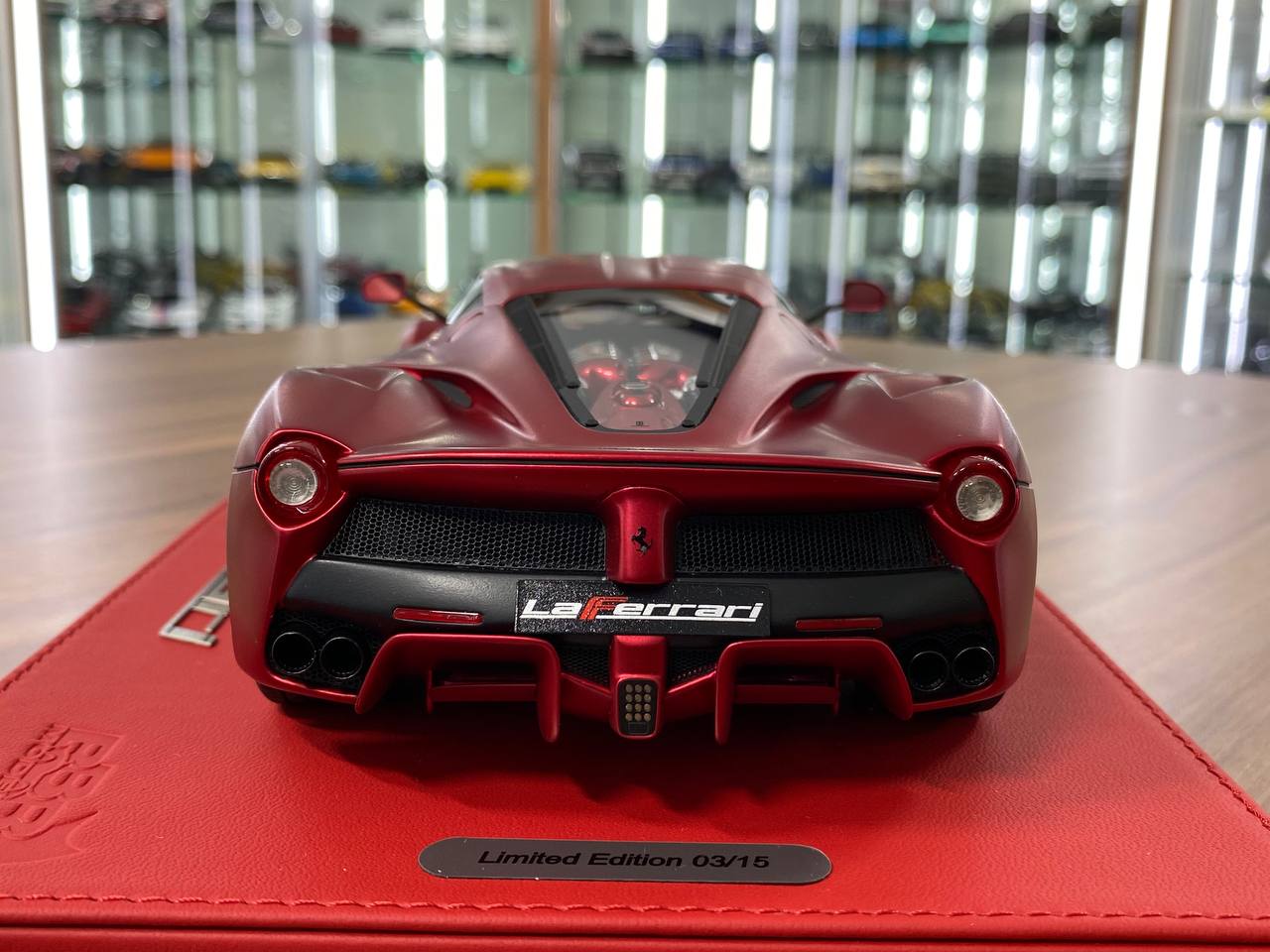 1:18 Resin – BBR Deluxe Ferrari LaFerrari Rosso Fuoco Matt