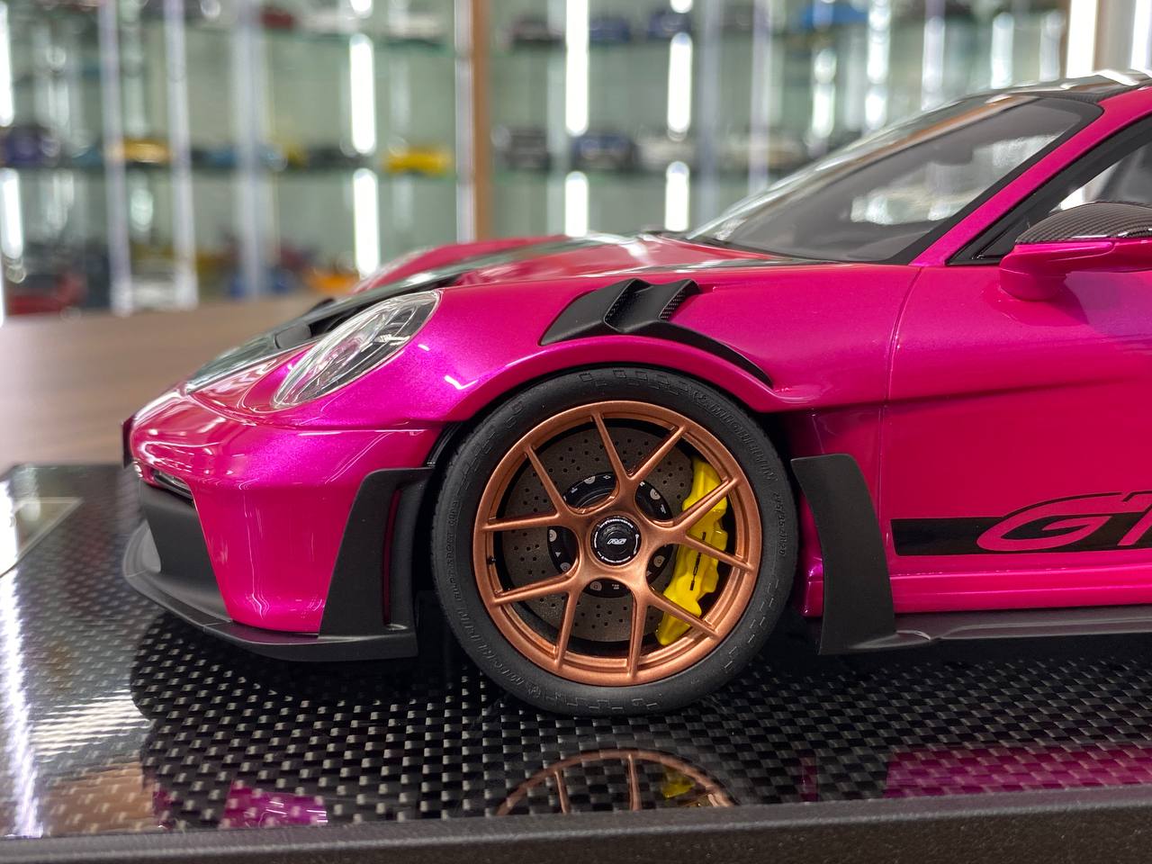 1:18 Resin Model – Timothy & Pierre Porsche 911 GT3 RS (992.1) Weissach Package – Ruby Star (Limited 29 pcs)