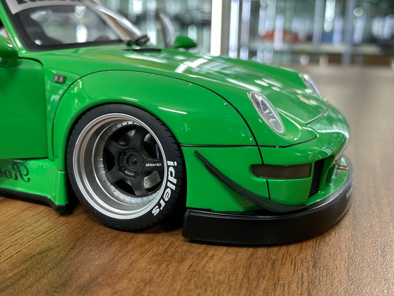 1:18 Diecast Full Opening – AUTOart Porsche RWB 993 (Green / Gun Grey Wheels)