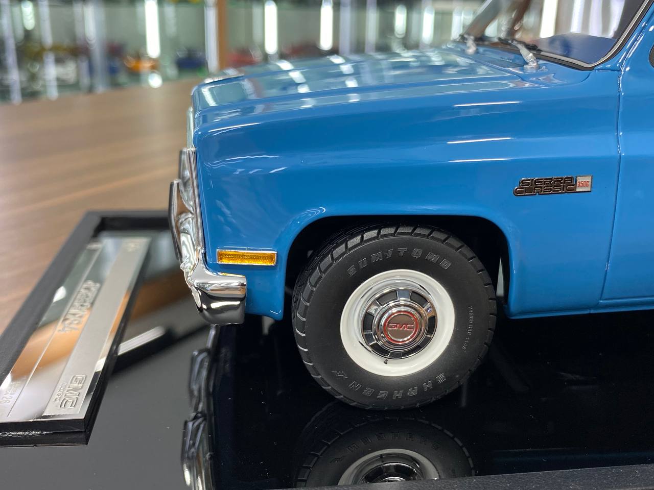 1:18 Resin Model - Old School Models GMC Sierra Classic 3500 (1984) - Light Blue - Limited 40 pcs