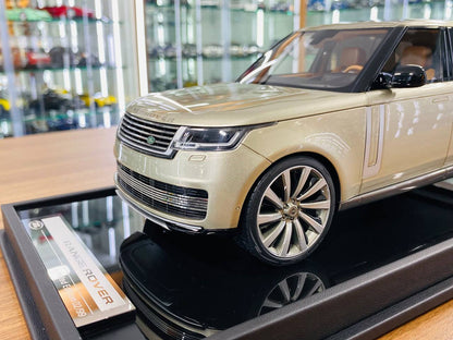 MotorHelix Range Rover Autobiography 2022 – 1/18 Resin Model, Champagne Gold, Limited 107