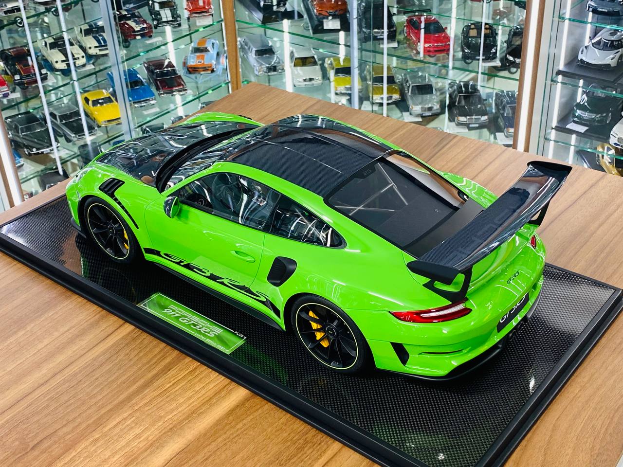 1/8 Resin Dino Models Porsche 911 GT3 RS Lizard Green Limited-20 pcs