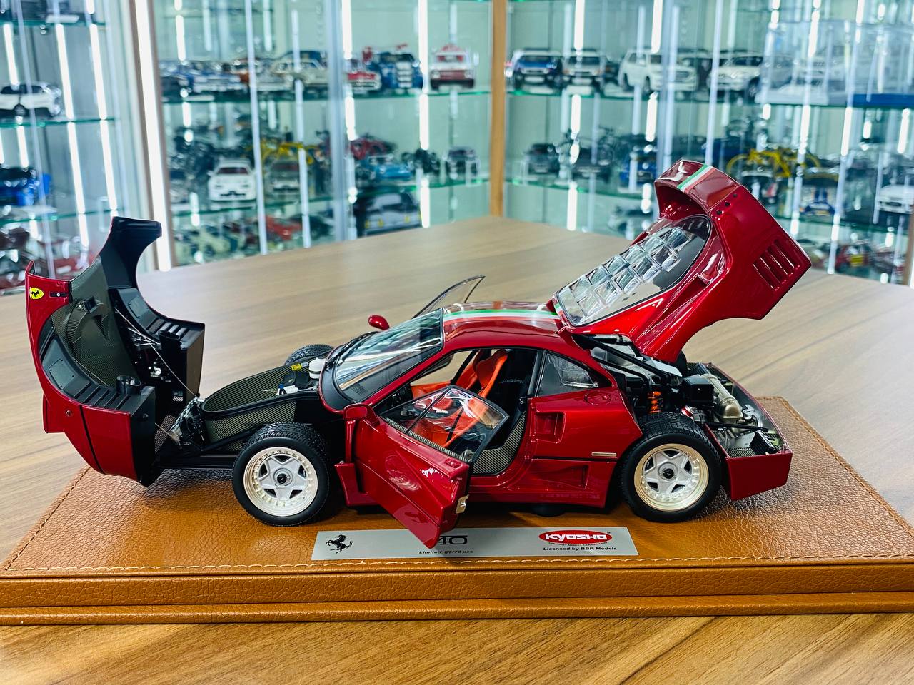 1/18 Diecast Model (Full Opening) - Ferrari F40 (BBR by Kyosho)