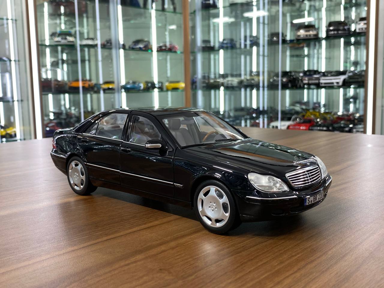 1/18 Diecast Mercedes-Benz S600 Black Norev Scale Model Car