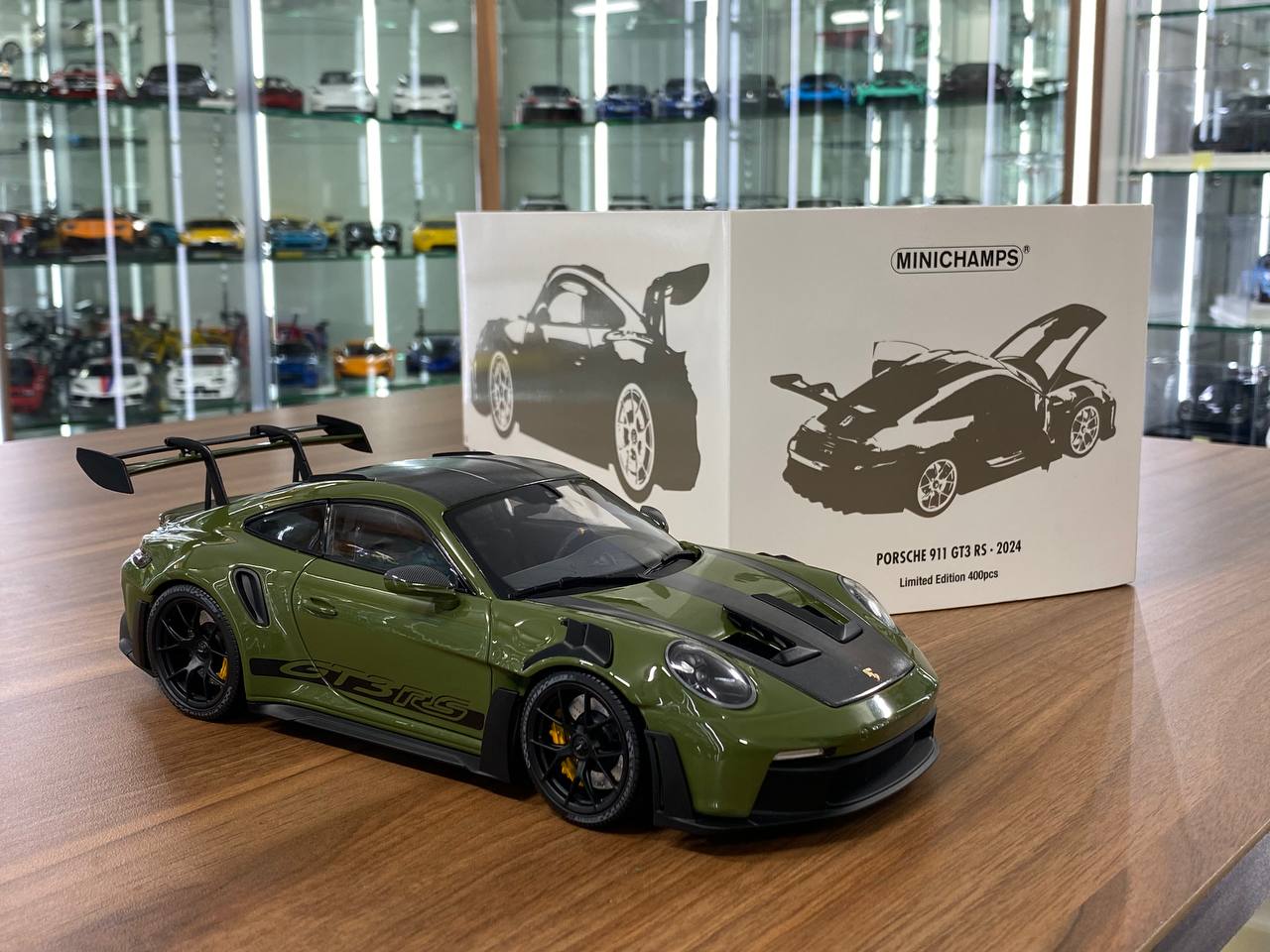 1:18 Diecast – Minichamps Porsche 911 (992) GT3 RS 2024 Weissach Paket Nato Olive with Black wheels