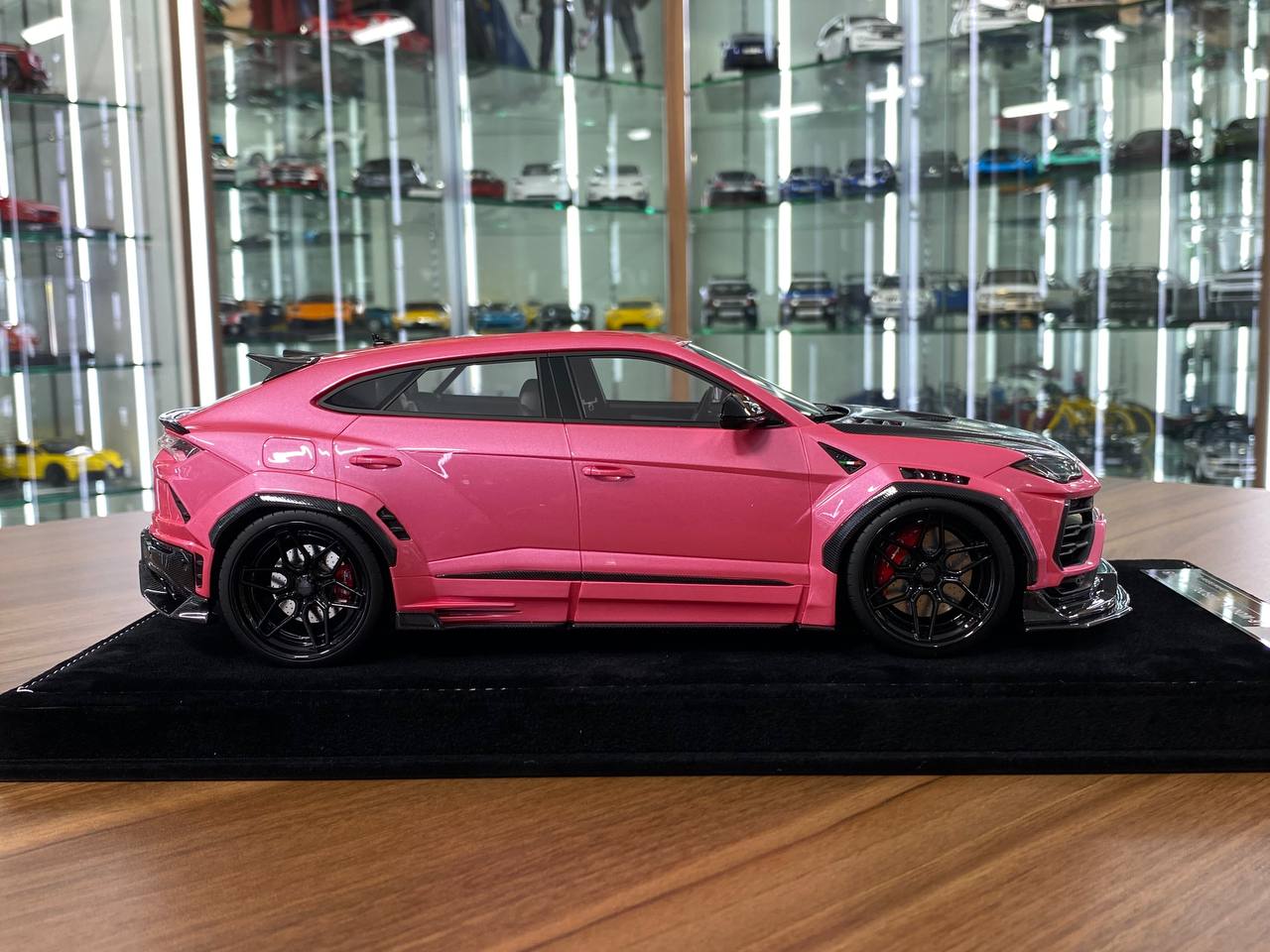 1:18 Resin Model – Lamborghini Urus LB Works In Pink | Ivy Models