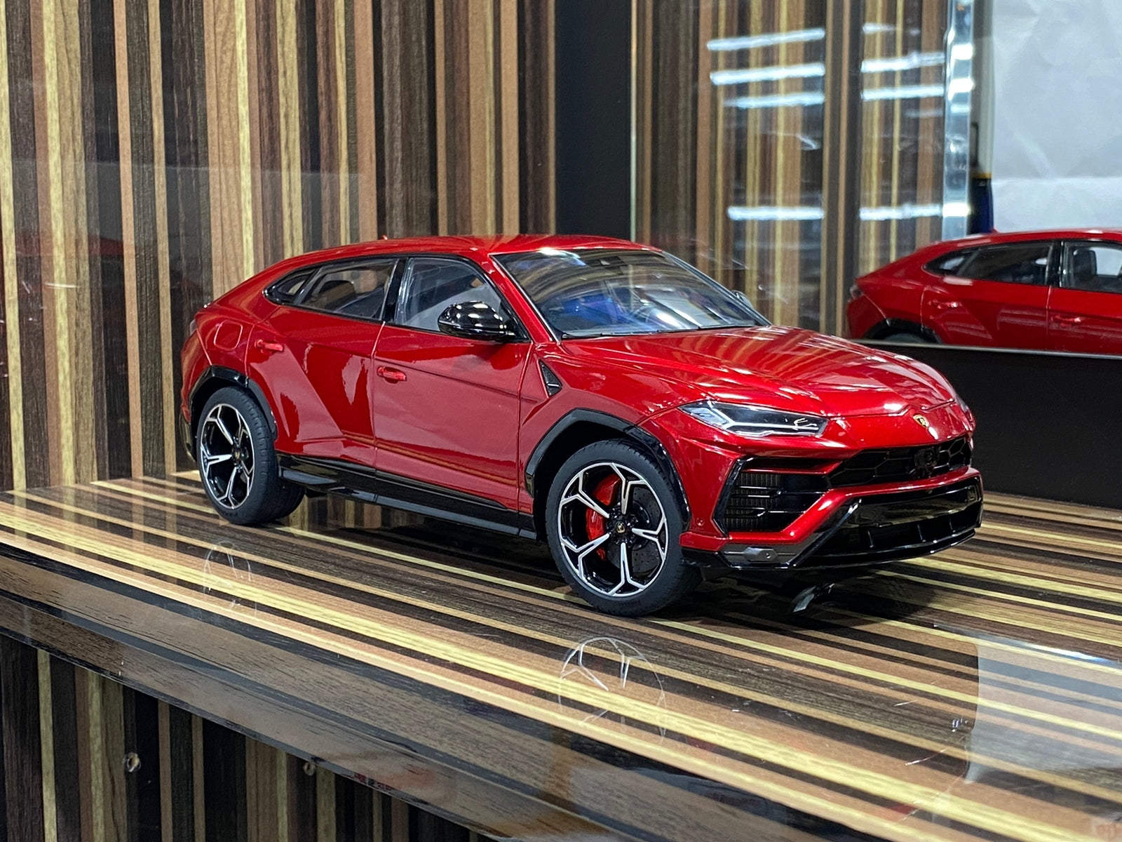 1/18 Diecast Lamborghini Urus Red Autoart Scale Model Car