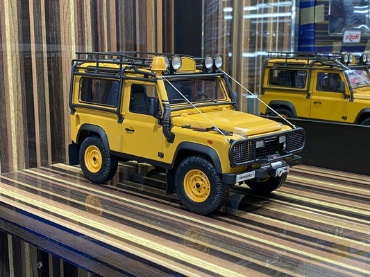 1/18 Diecast Land Rover Defender 90 Adventure 2007 Yellow Kyosho Scale Model Car