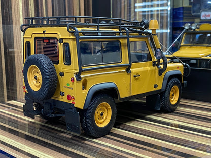 1/18 Diecast Land Rover Defender 90 Adventure 2007 Yellow Kyosho Scale Model Car