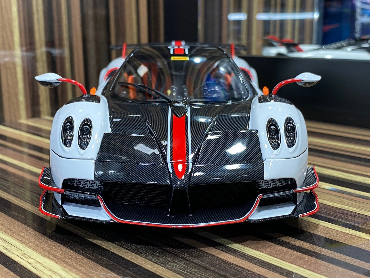 Pagani Huayra Roadster BC 1/18 Diecast car by LCD