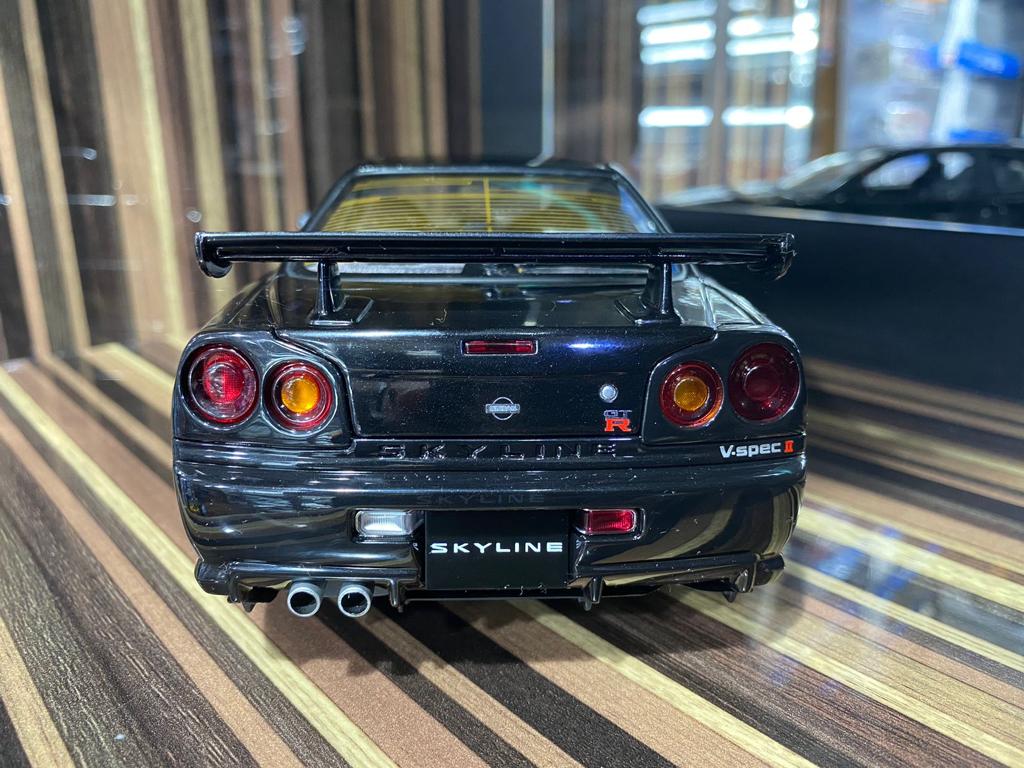 1/18 Diecast Nissan Skyline GT-R R-34 Black AUTOart Scale Model Car