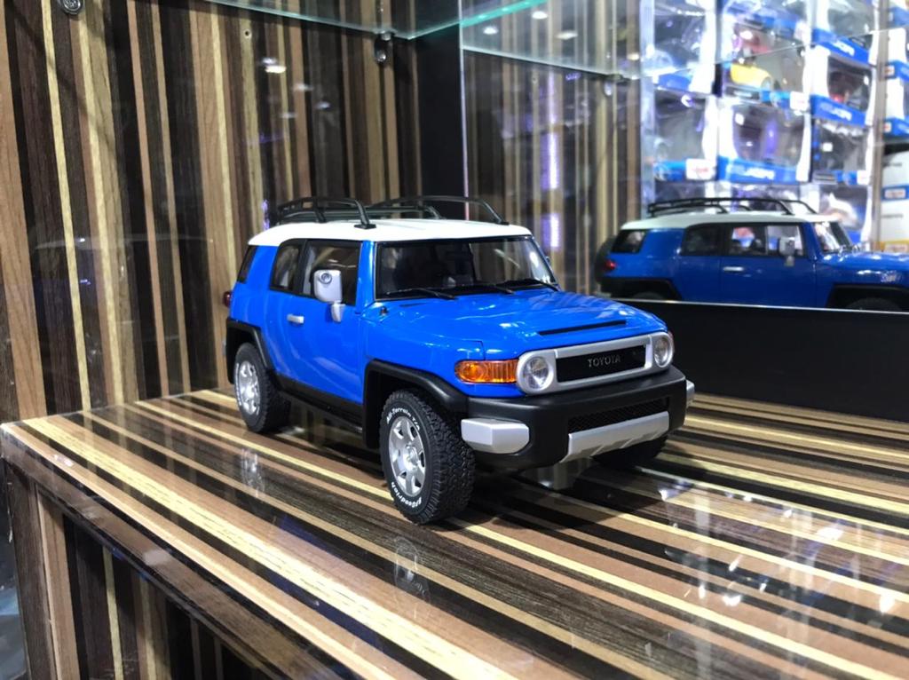 1/18 Diecast Toyota FJ Cruiser Blue by AUTOart Scale Model Car – dturman.com