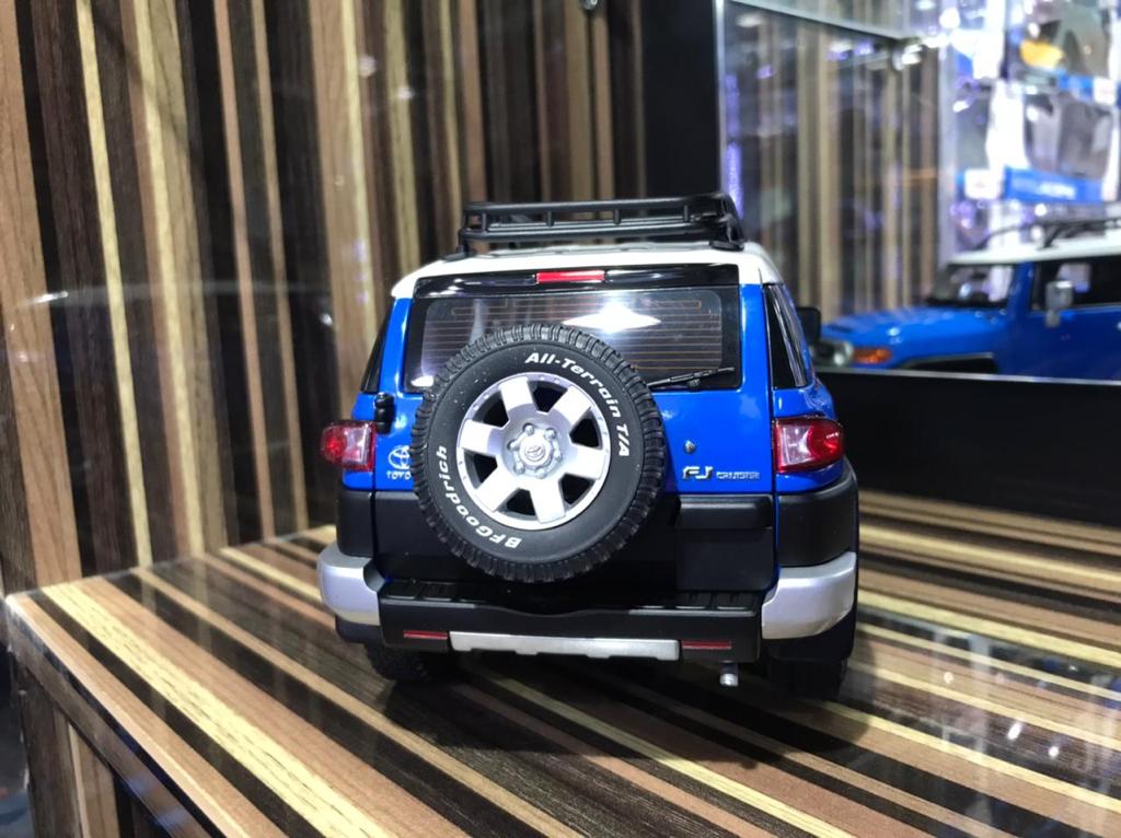 1/18 Diecast Toyota FJ Cruiser Blue by AUTOart Scale Model Car – dturman.com