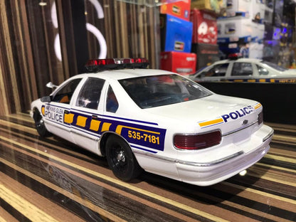 1/18 Diecast Chevrolet Caprice Watkins Glen Whtie Model Car by Police UT
