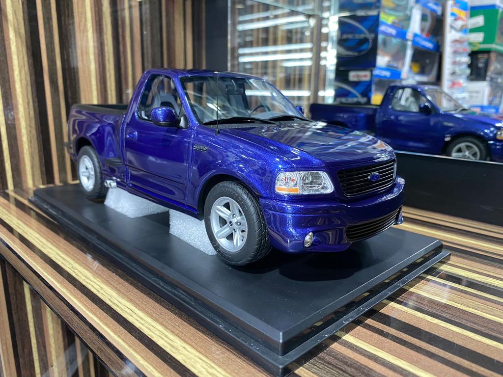 1/18 Diecast Miniature Ford F-150 SVT Lightning DNA Blue Model Car