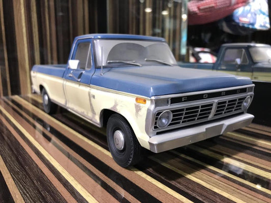 1/18 Resin Ford F-100 Blue & Beige by Green Light