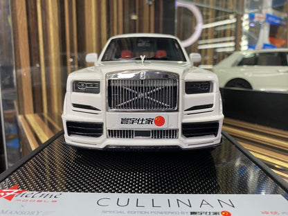 1/18 Diecast Rolls-Royce Cullinan White FuelMe Scale Model Car