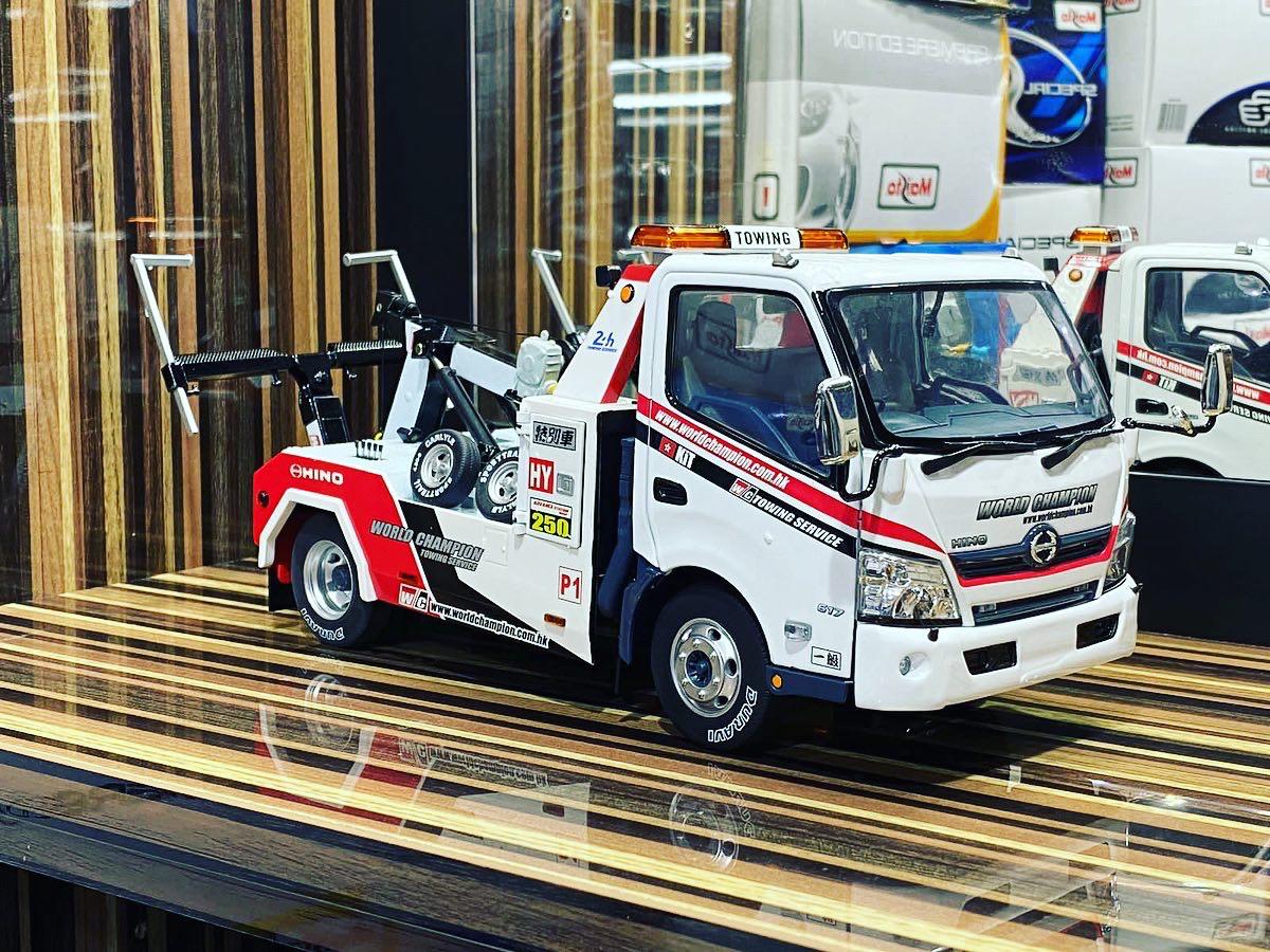 1/18 Diecast Hino 300 Tow Truck Recovery Vehicle White by TINY