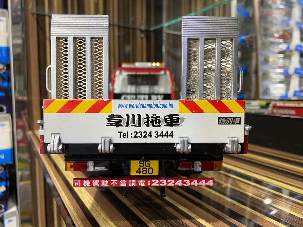 1/18 Diecast Hino 300 World Champion Flatbed Tow Truck White by TINY