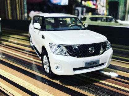 1/24 Diecast Nissan Patrol 2018  Y62  Dealer Edition Model Car