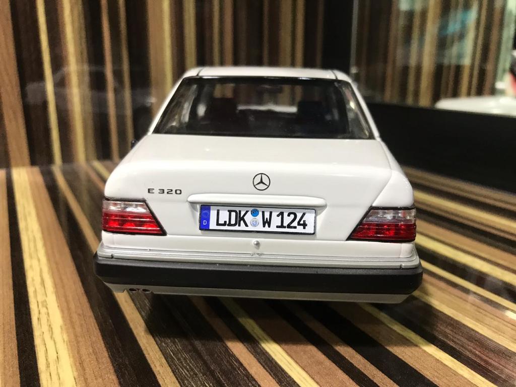 1/18 Resin Mercedes-Benz E320 W124 iScale white Model Car