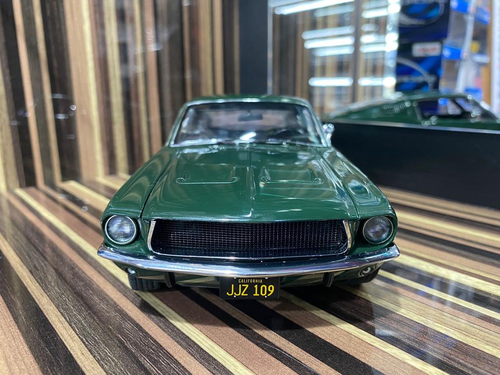 1/18 Diecast Ford Mustang Green AUTOart Scale Model Car