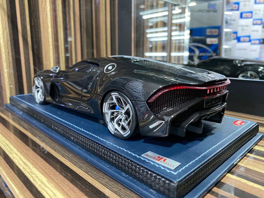 1/18 Bugatti La Voiture Noir Black & Carbon Model car MR Collection –  dturman.com