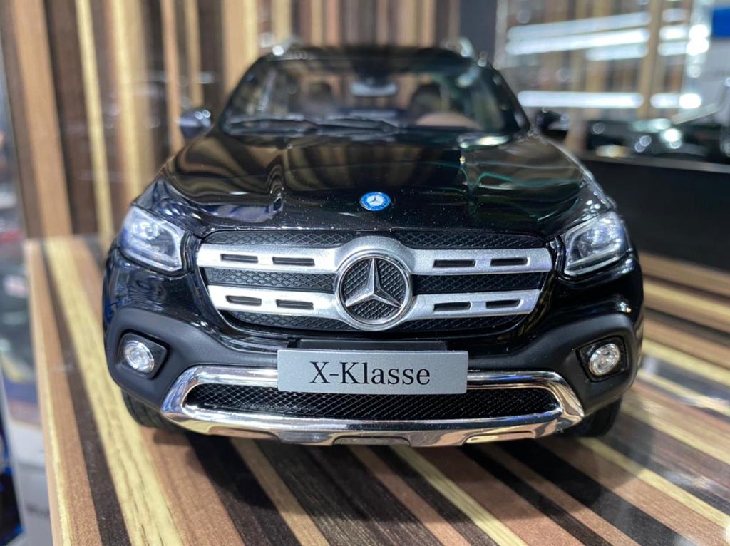 1/18 Diecast Mercedes-Benz X-Class Black Norev Scale Model Car