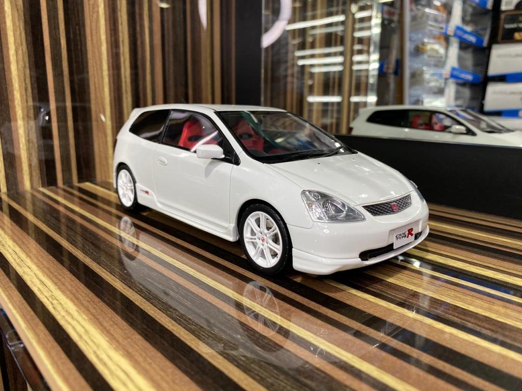 1/18 Resin Honda Civic Type R Model Car by Otto