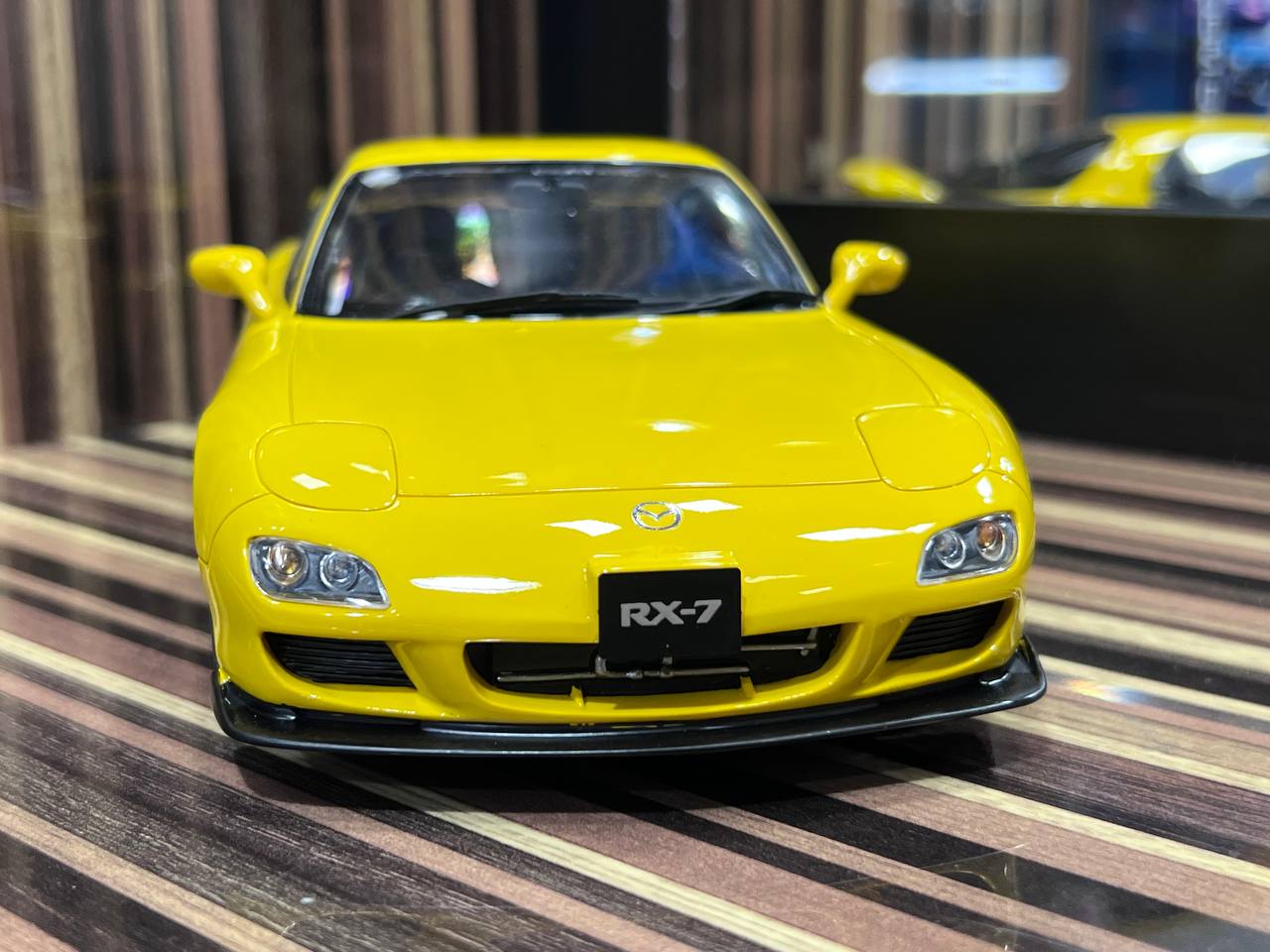 1/18 Resin Mazda RX-7 Yellow Model Car by Otto