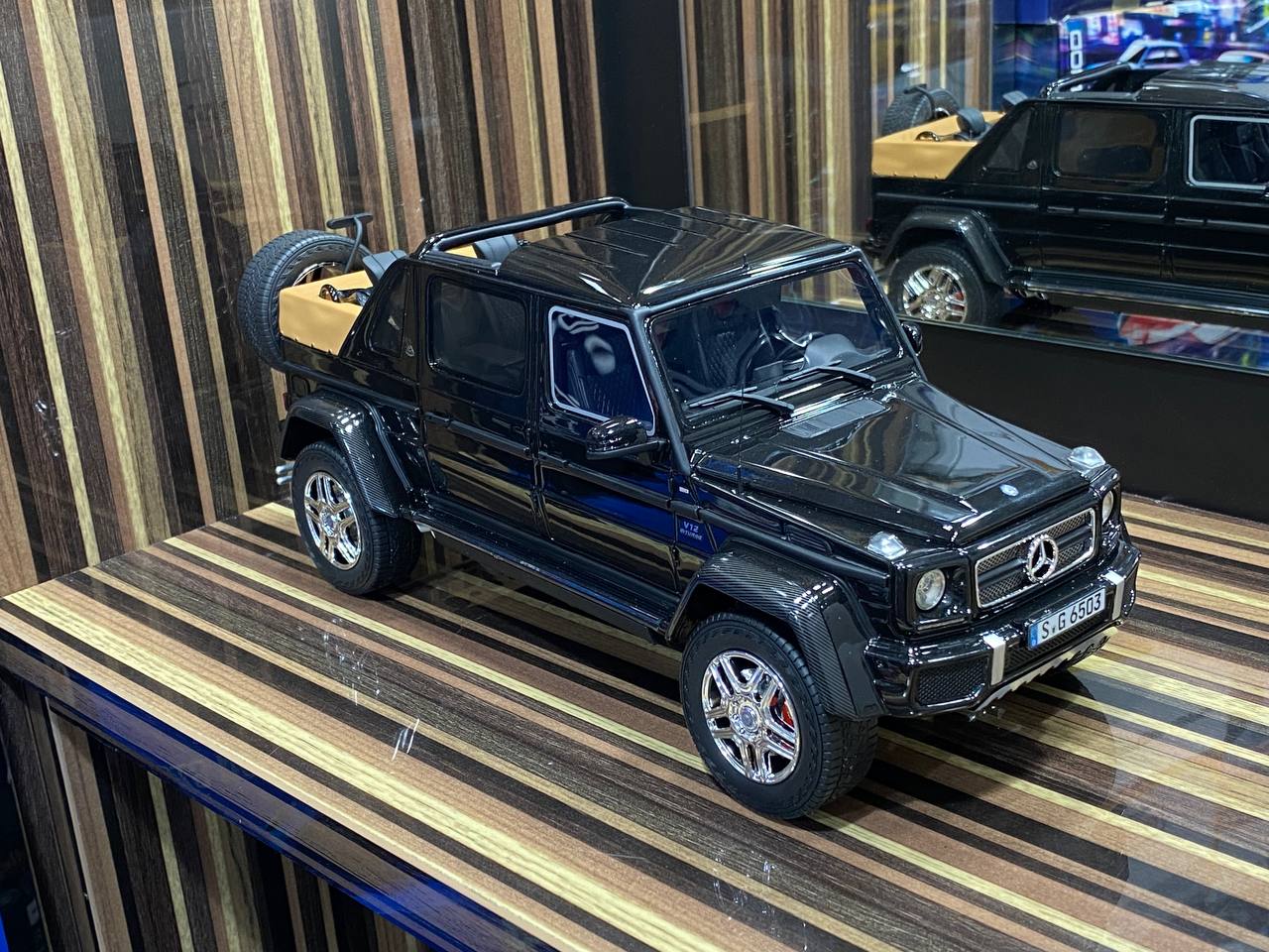 Mercedes-Benz G650 Landaulet Maybach Schuco