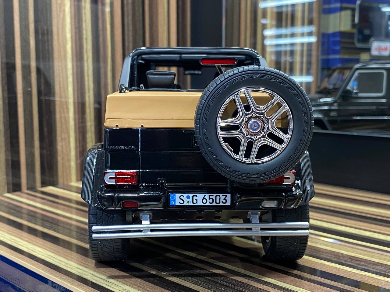 Mercedes-Benz G650 Landaulet Maybach Schuco