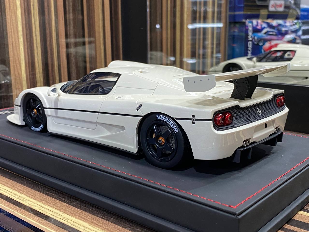 1 18 Diecast Miniature Ferrari F50 GT White Autobarn Model Car