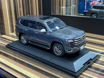 1/18 Diecast Miniature Toyota Land Cruiser 300 Model Car