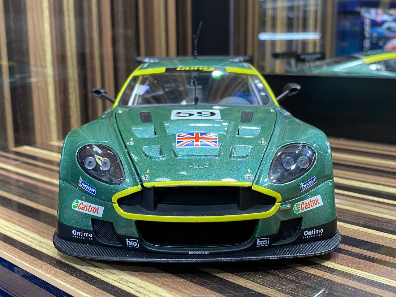 1/18 Diecast Aston Martin DBR9 Racing #59 Green Solido Miniature 