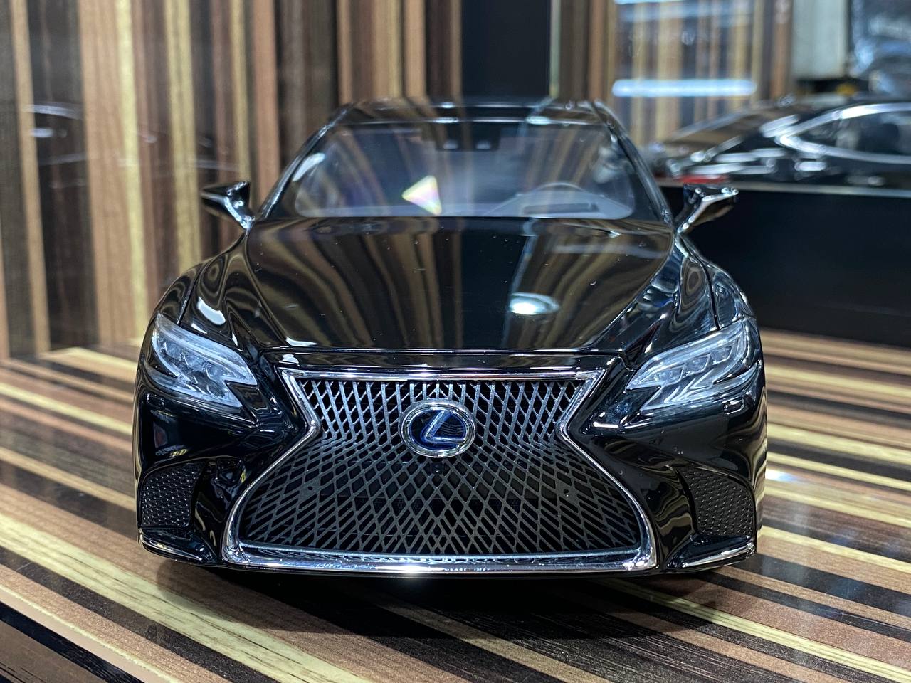 1/18 Diecast Lexus LS500h AUTOart Scale Model Car – dturman.com