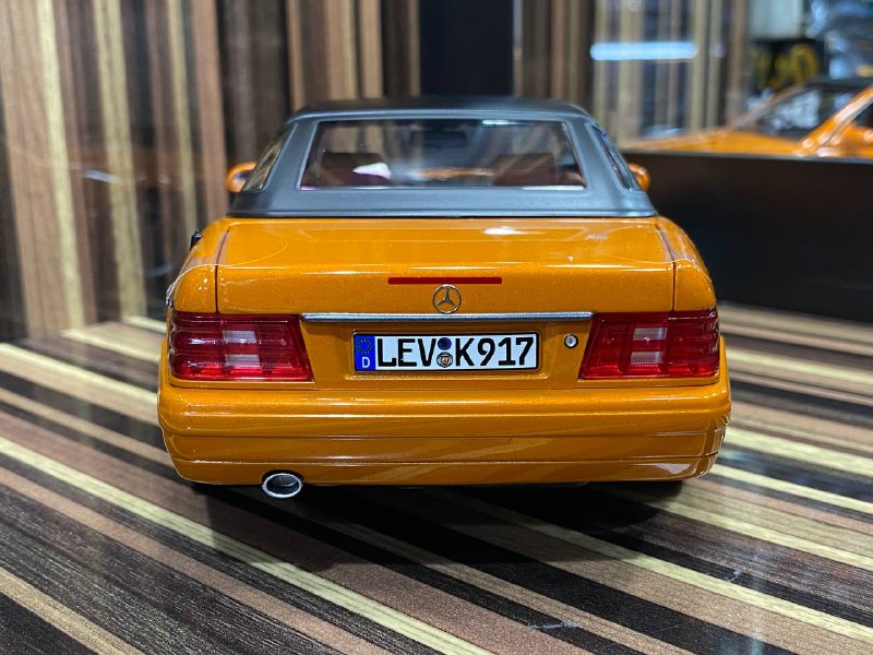 1/18 Diecast Mercedes-Benz SL 500 1999 Orange Norev Scale Model Car