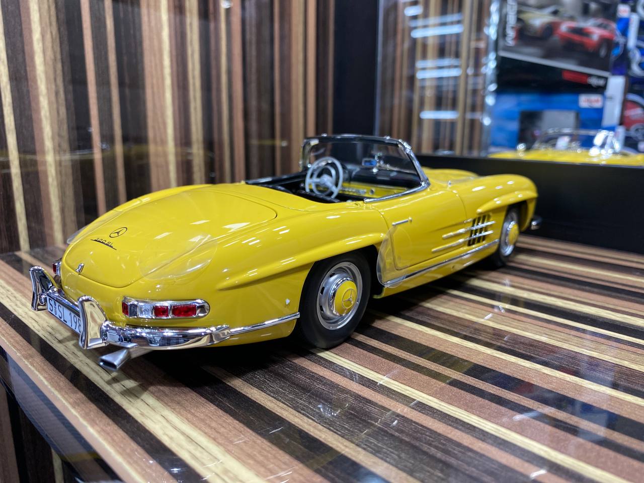 1/18 Diecast Mercedes-Benz 300SL Roadster W198 II Yellow Norev Scale Model Car