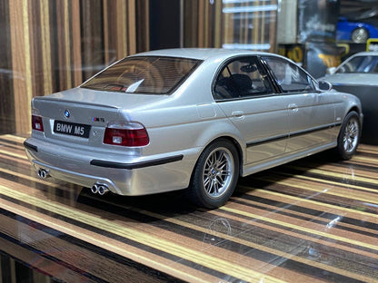 1/18 Resin BMW M5 E36 Model car by Otto