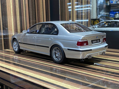 1/18 Resin BMW M5 E36 Model car by Otto