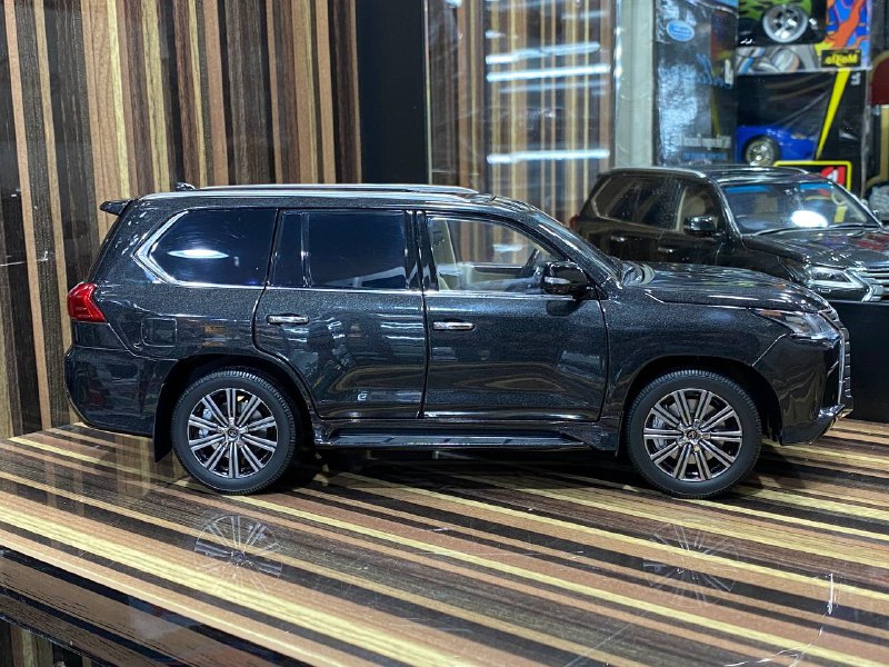 1/18 Diecast Lexus LX570 Kyosho Scale Model Car