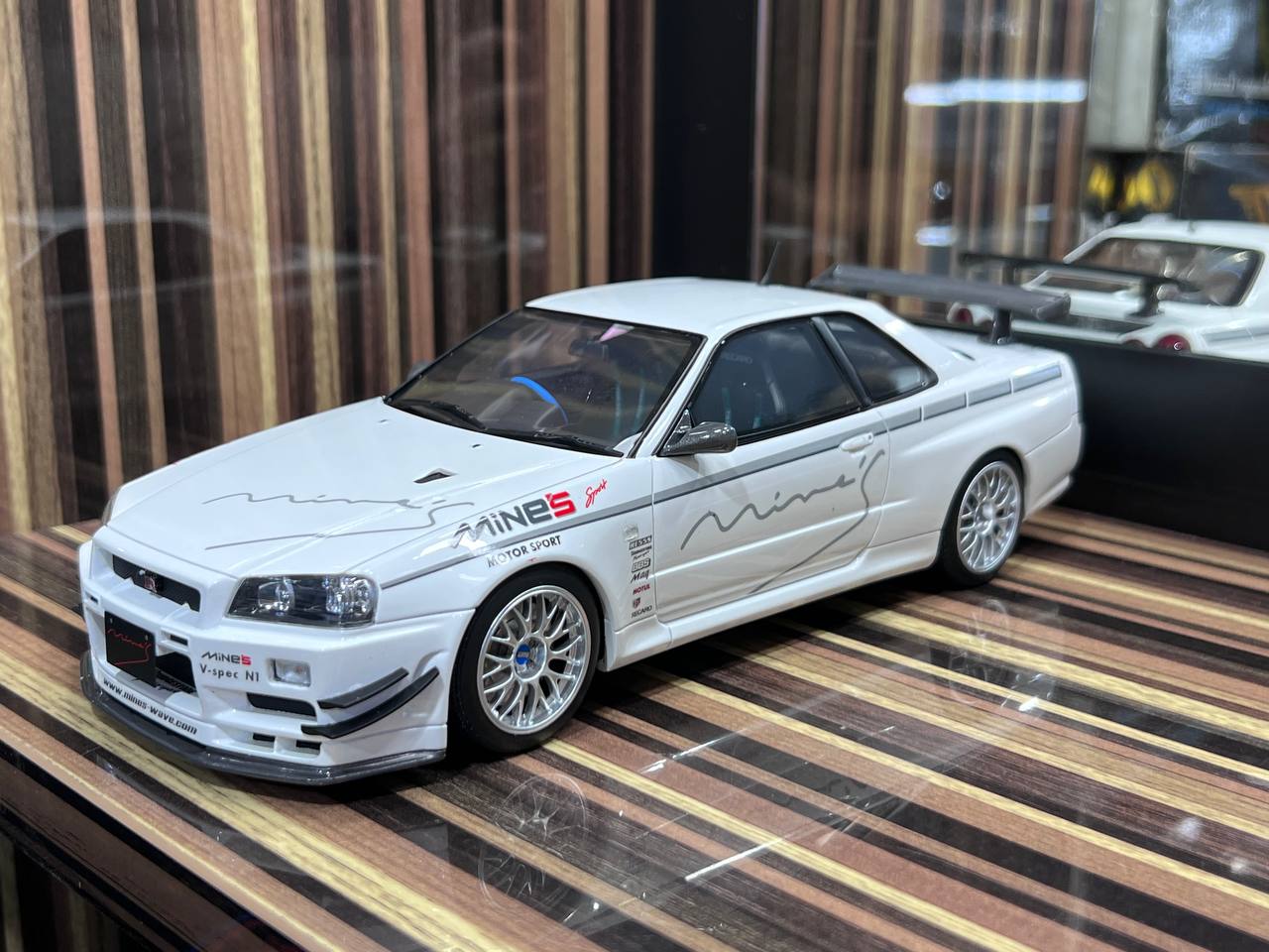 1/18 Nissan Skyline GT-R R34 Mines Otto White Resin Model Car 